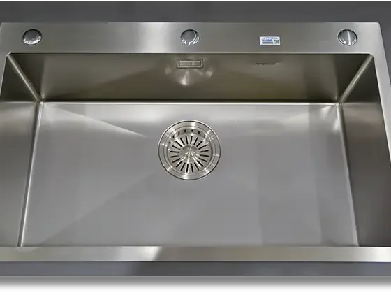 BOSS Chậu Rửa Bát Đúc 1 Hố Dương Bàn Có Hạt Điện Phân Màu Bạc Chống Xước BSD6848